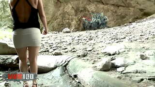 Libog kababaihan na ay naghihintay para sa kanilang mga pagkakataon upang makakuha ng fucked