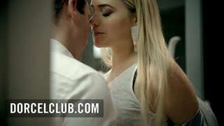 Apaixonado sexo com linda esposa Mia Malkova