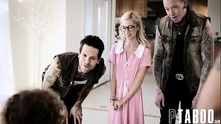 Topla djevica prekrasna plavuša jebanje prvi put